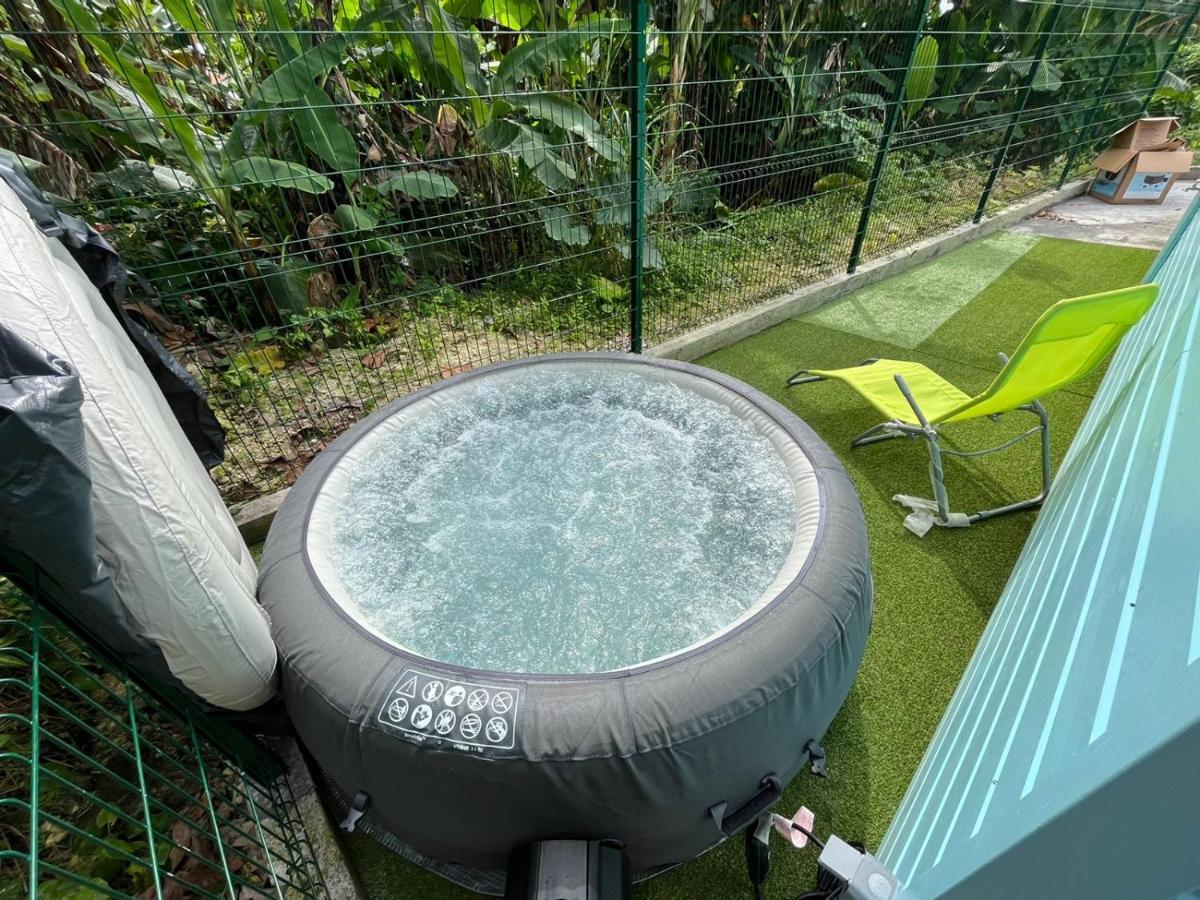 Bunghello Village Piscine & Spa Trois-Rivières 外观 照片