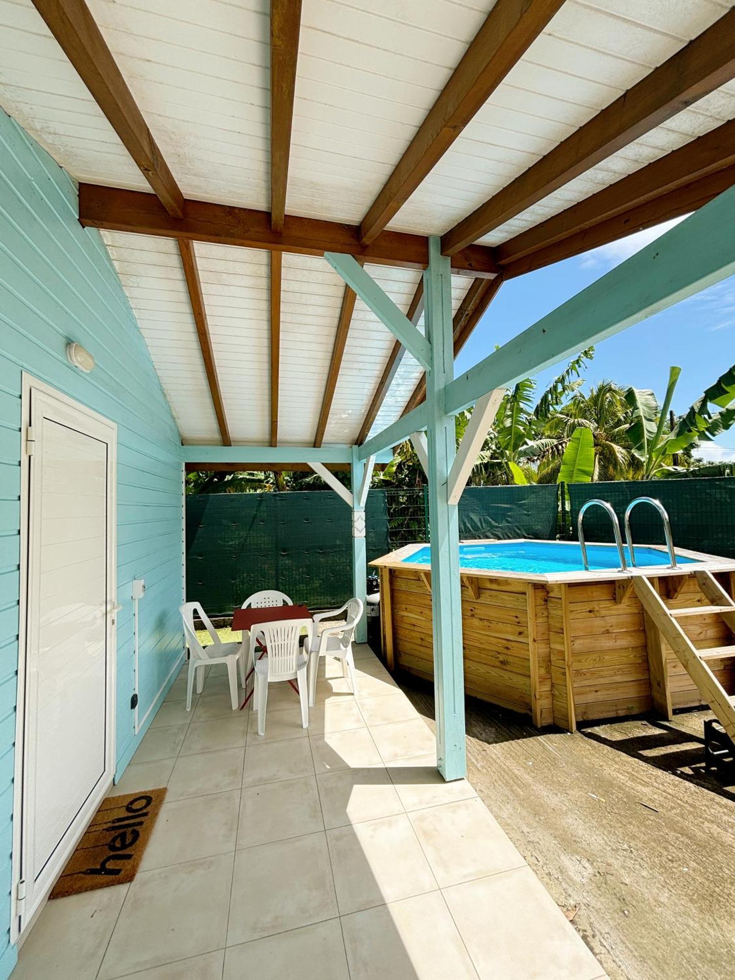Bunghello Village Piscine & Spa Trois-Rivières 外观 照片